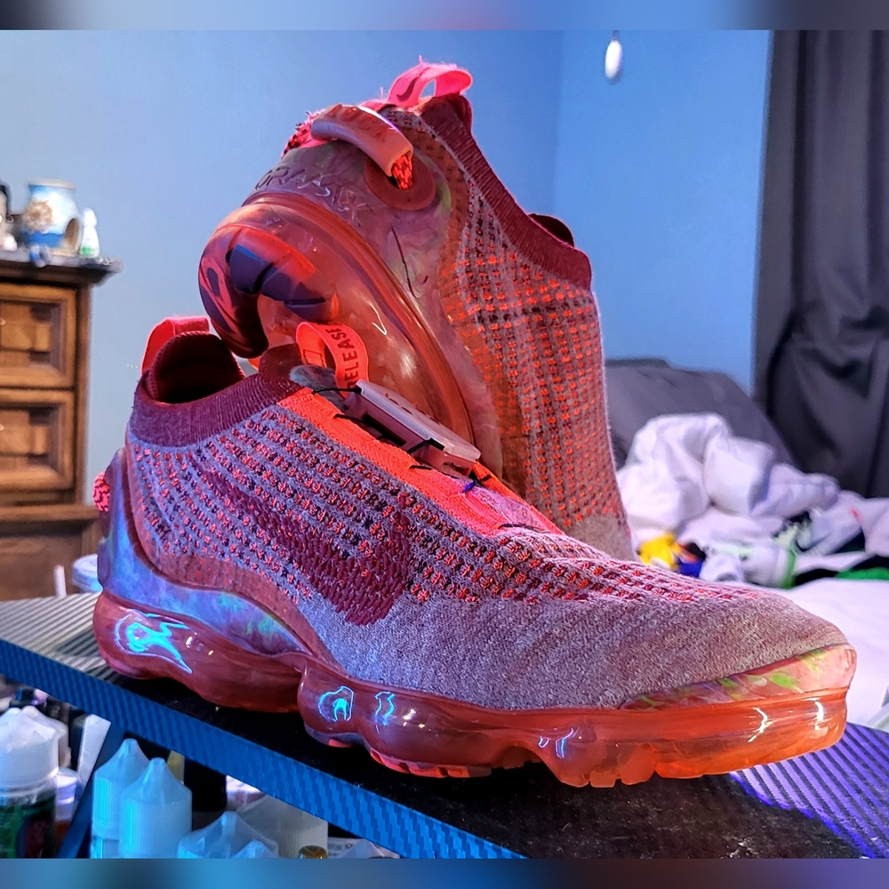 2020 Red Nike Air Vapormax Flyknit Fly-Ease, Size Men's US 10.5, EUR 44.5. 9/10